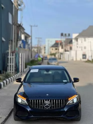 Mercedes-Benz C 300