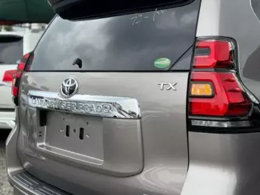 Toyota Land Cruiser Prado TX L