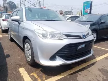 Toyota Fielder hybrid 