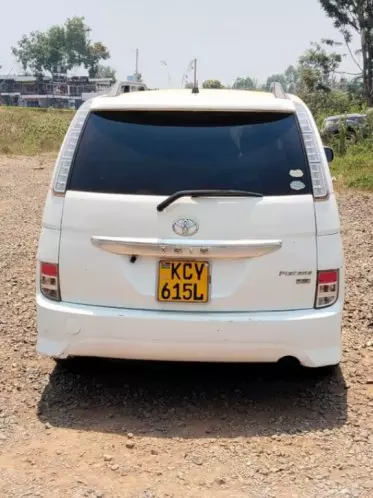 Toyota Isis