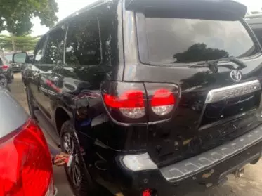 Toyota Sequoia