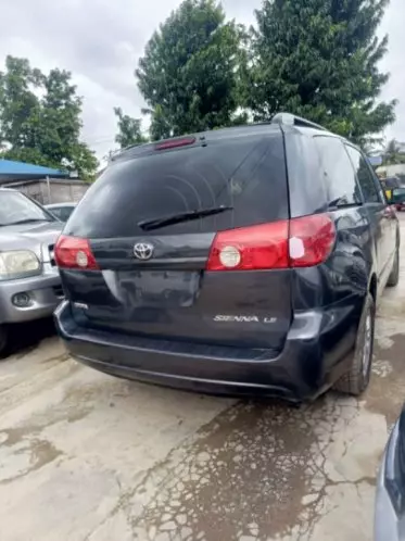 Toyota Sienna