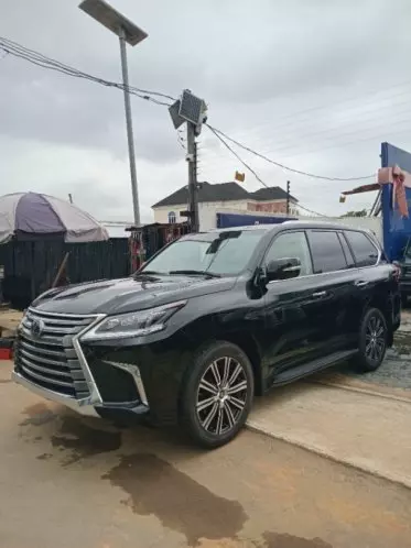 Lexus LX 570