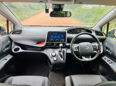 Toyota Sienta Hybrid
