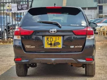 Toyota Fielder