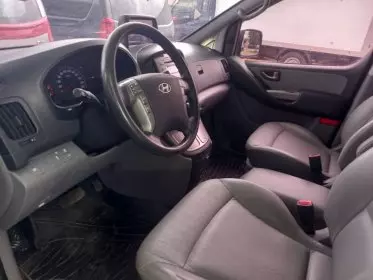 Hyundai H-1 Starex