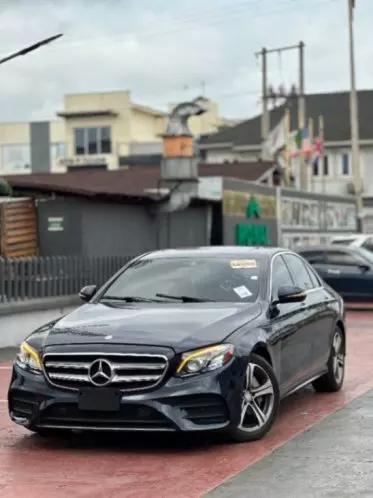 Mercedes-Benz E 300
