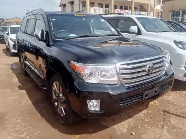 Toyota Landcruiser  V8