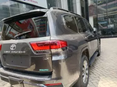 Toyota Landcruiser 300