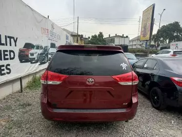 Toyota Sienna