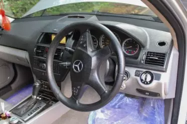 Mercedes-Benz C200
