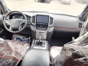 Toyota Land Cruiser V8