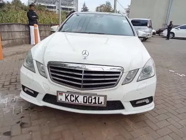Mercedes-Benz E 200