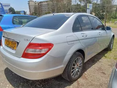 Mercedes-Benz C200