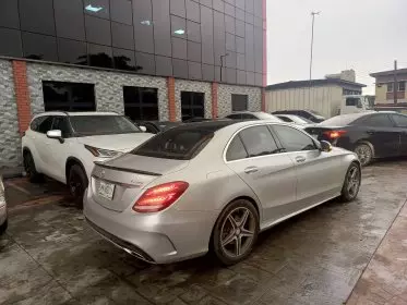 Mercedes-Benz C 300