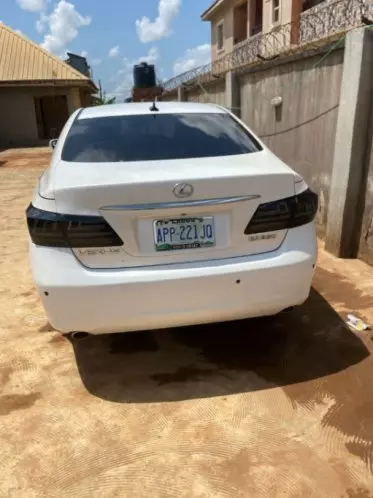 Lexus ES