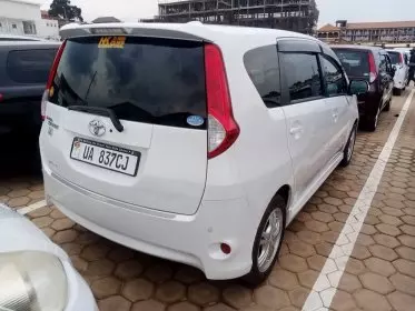 Toyota Passo Sette