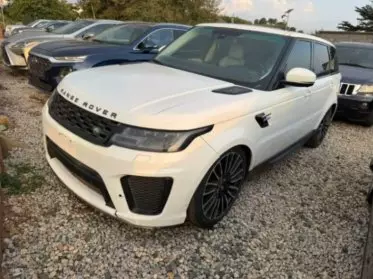RANGE ROVER HSE LR4
