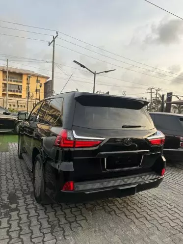 Lexus LX 570
