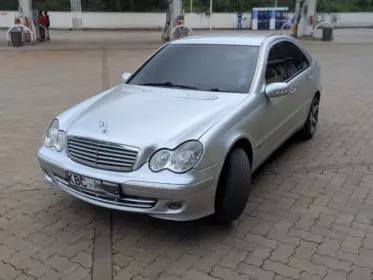 Mercedes-Benz C 200