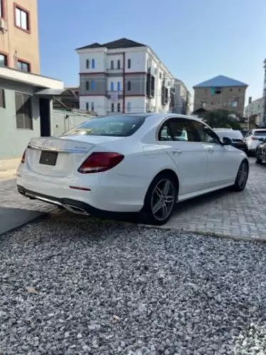 Mercedes-Benz E 300
