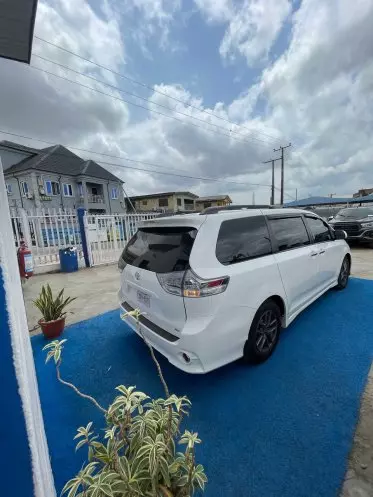 Toyota Sienna