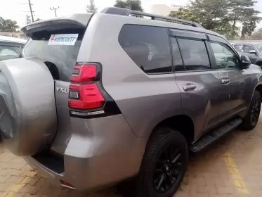 Toyota Landcruiser Prado