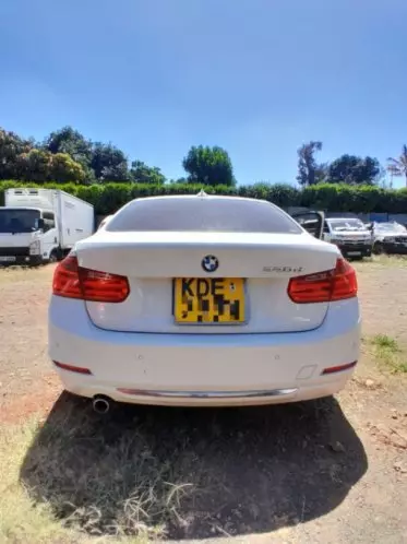 BMW 330i