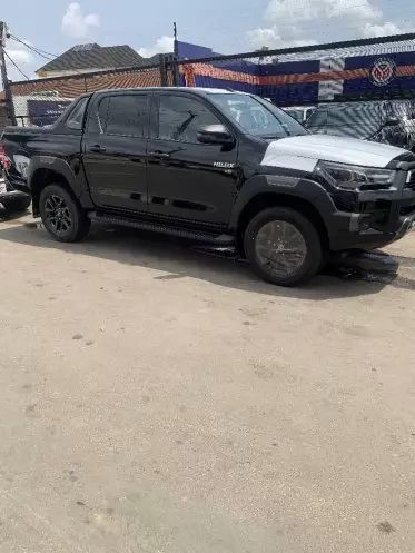 Toyota Hilux