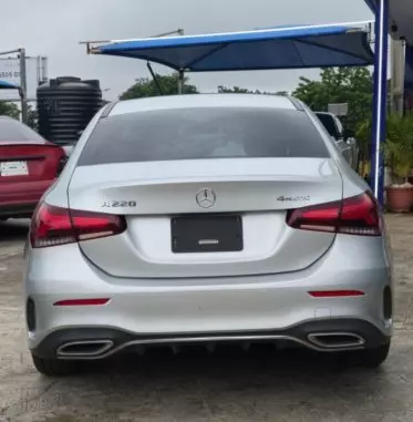 Mercedes-Benz A 220
