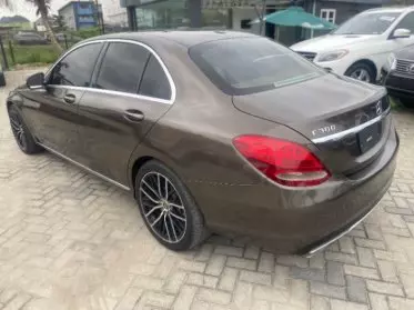 Mercedes-Benz C 300
