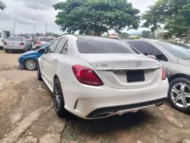 Mercedes-Benz C 400