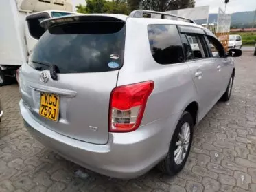 Toyota Fielder 