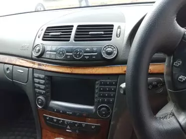 Mercedes-Benz E200