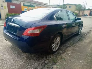Nissan Maxima