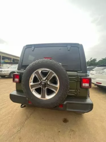 JEEP Wrangler Sahara