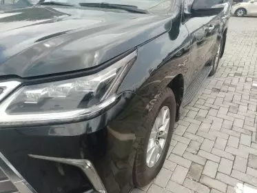 Lexus LX 570