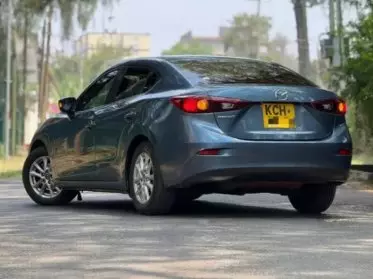 Mazda Axela 