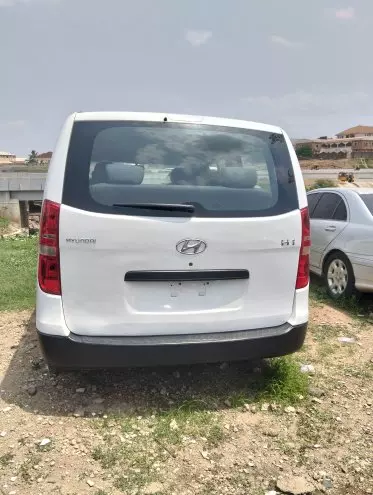 Hyundai H-1
