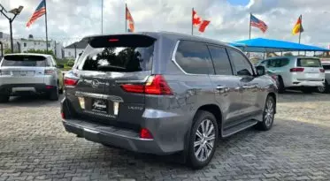Lexus 570