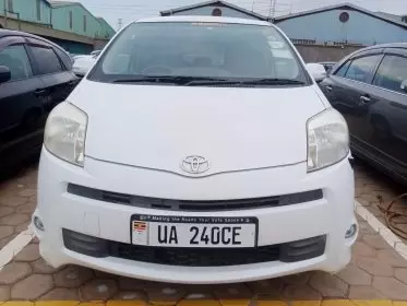 Toyota Passo Sette