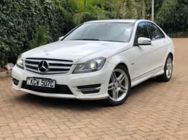 Mercedes-Benz C200