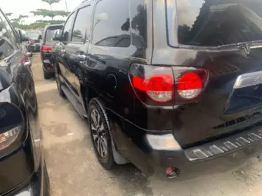 Toyota Sequoia