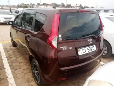 Toyota Passo Sette