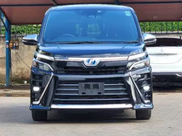 Toyota Voxy Hybrid
