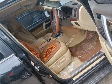 Toyota Land Cruiser V8