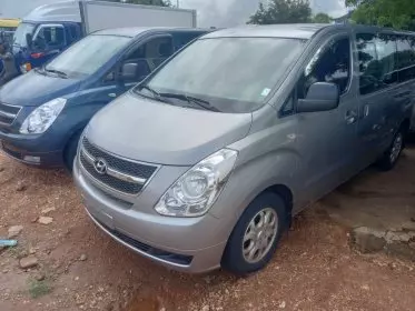 Hyundai H-1 Starex