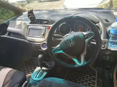 Honda Fit shuttle hybrid