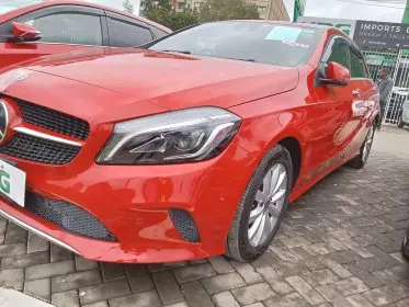Mercedes-Benz A 180