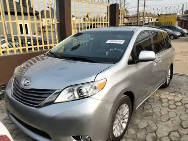 Toyota Sienna